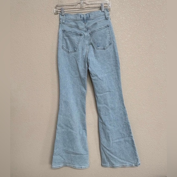 NWT Abercrombie & Fitch Women’s Light Blue Ultra High Rise Flare Jeans 26 Denim - Picture 3 of 11